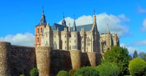 Palacio episcopal de Astorga realizado por Antonio Gaudi